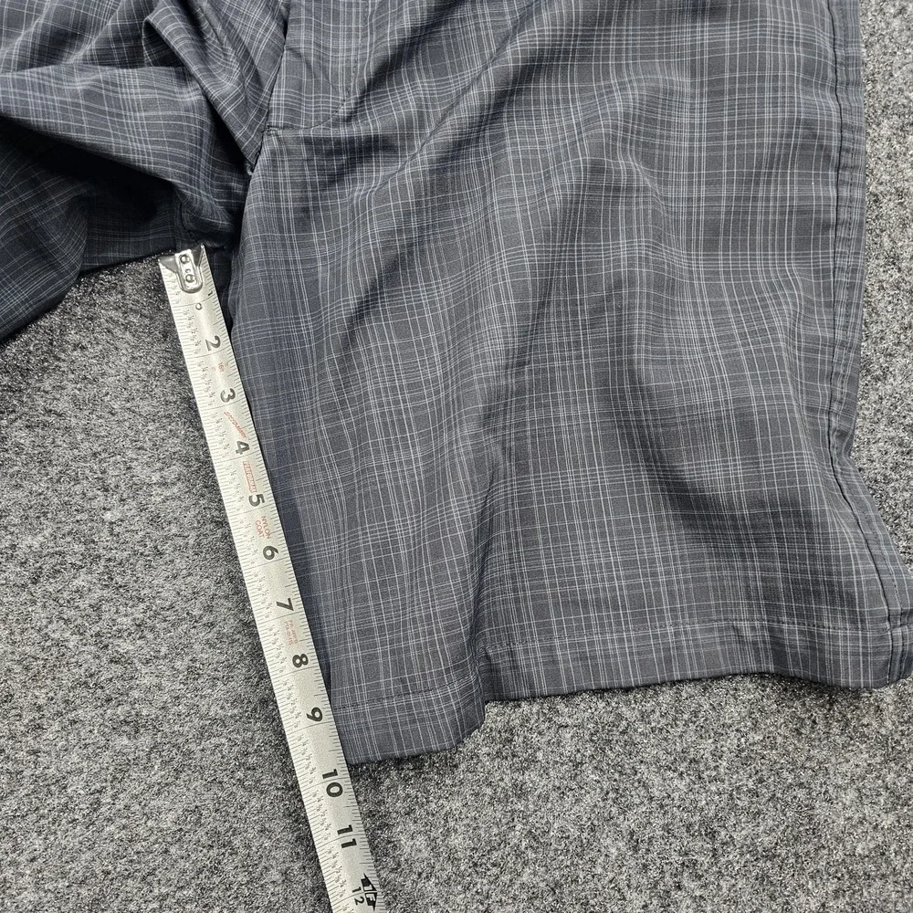 Bolle Golf Tech Shorts Mens 36 Black Gray Plaid Stretch Performance Flat Front